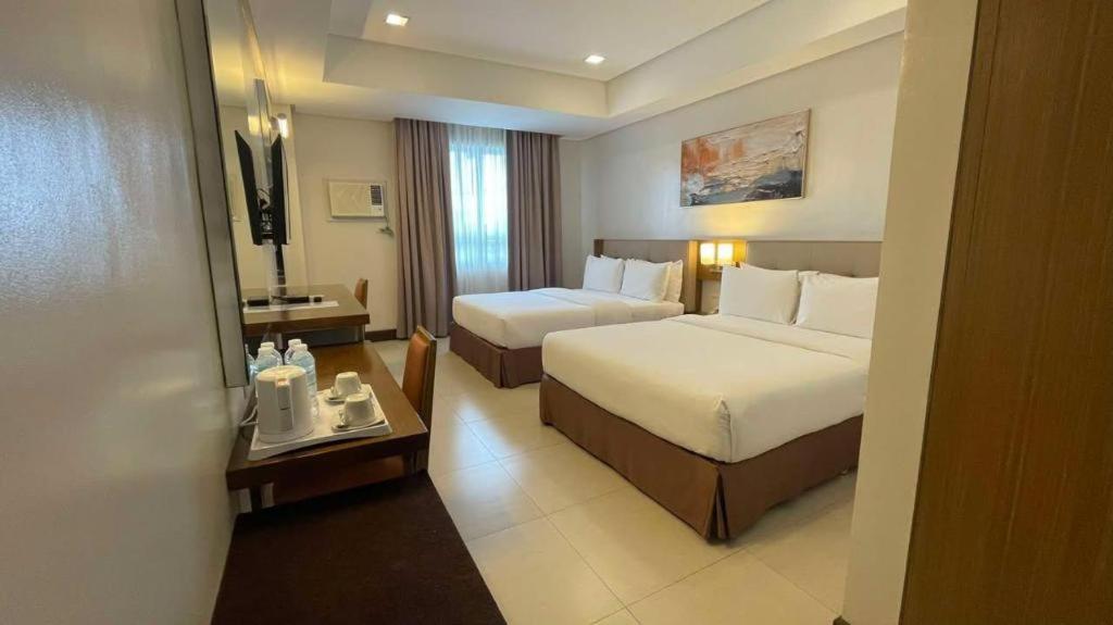 Diversion 21 Hotel Iloilo Esterno foto